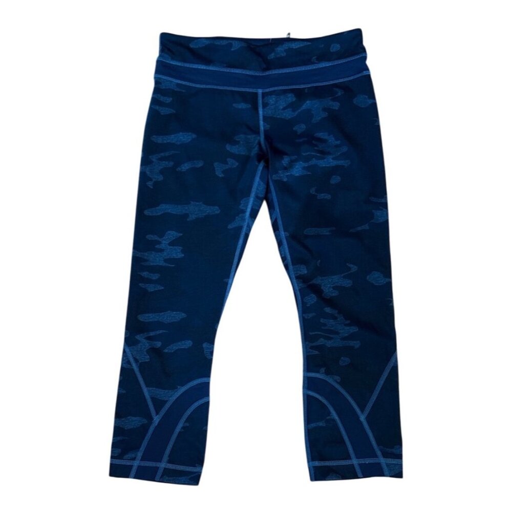 Lululemon Capri Leggings Womens Size 6 Blue Camo Print